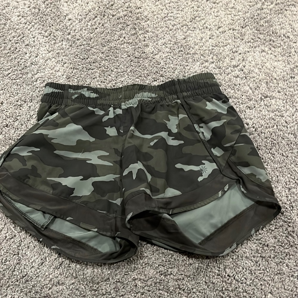 athleta camo shorts